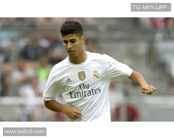 左脚足球天才的传奇之路与辉煌成就解析